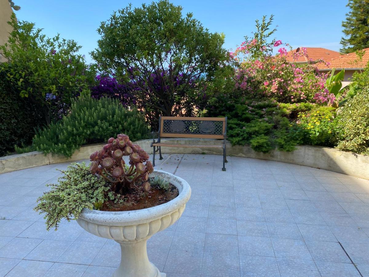 Mansfield Vue Carte Postale Terrasse Piscine Calme Port A 200M A Pied Apartment Menton Ngoại thất bức ảnh
